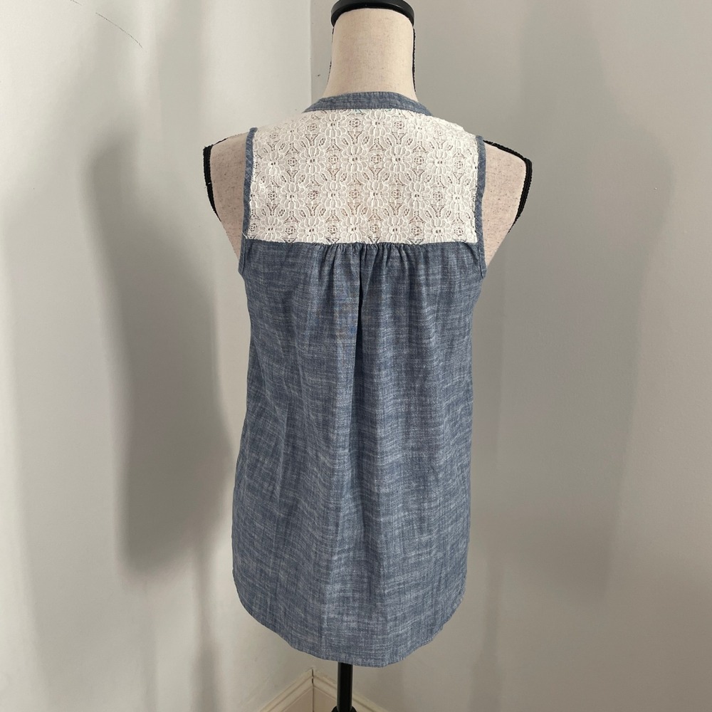 Blue Chambray Crochet Womens Blouse Size Small‎ Lace Detail VNeck Boho Chic Top - Picture 4 of 7
